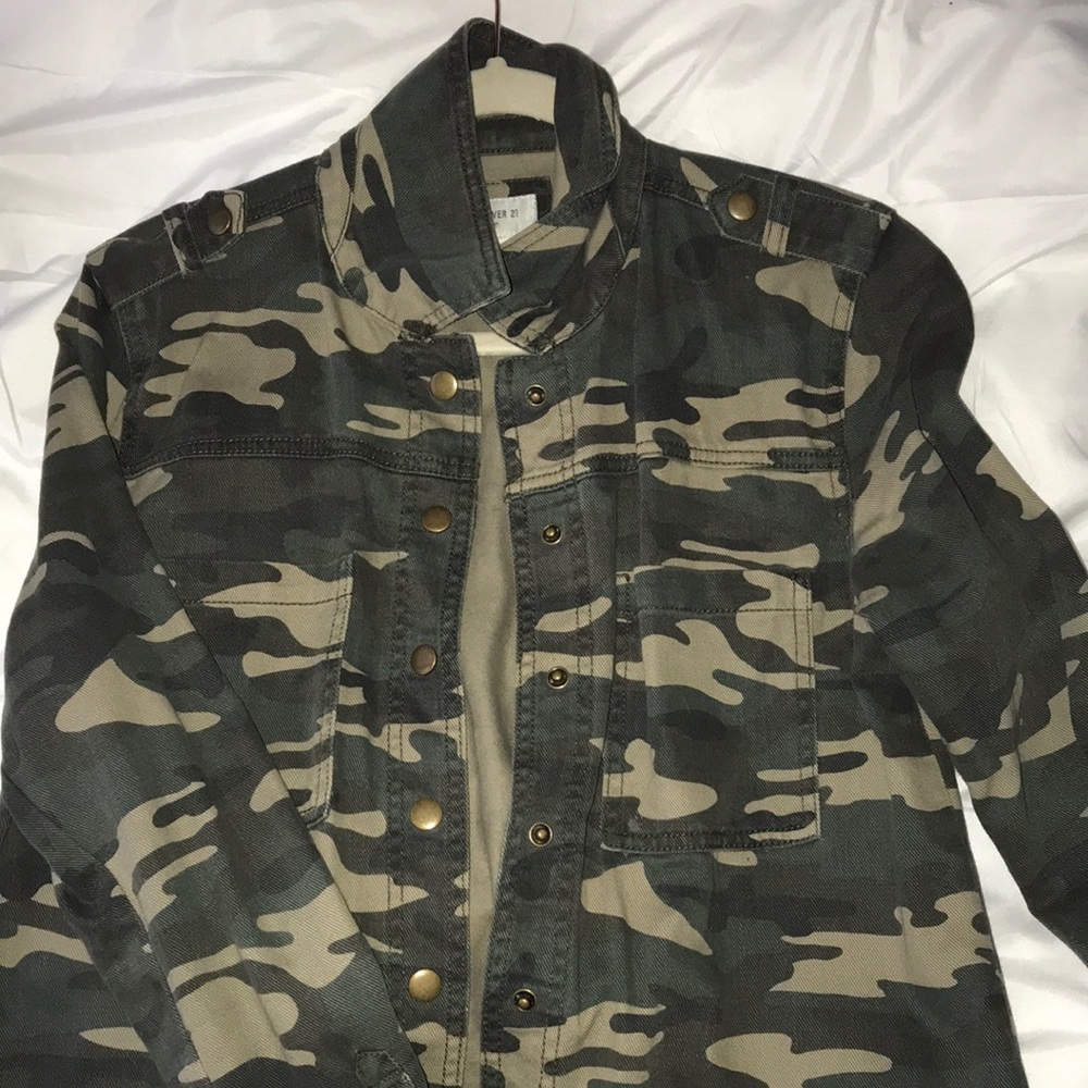 Small forever 21 camo jacket